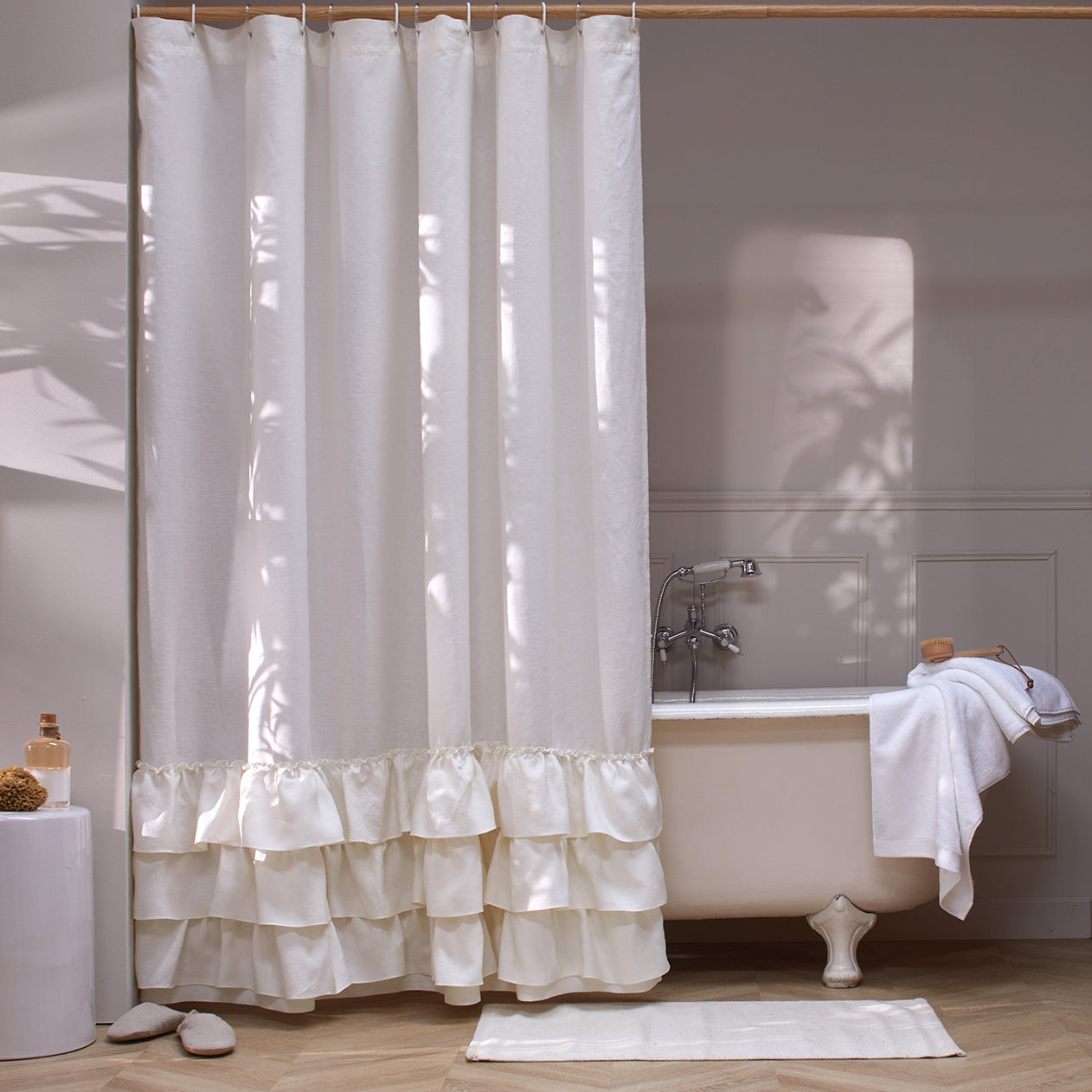 Eleganter Duschvorhang Mit Rüschen | 182,9x182,9 Cm | Mikrofaser Vintage-Look | Boho Bauernhaus-Deko