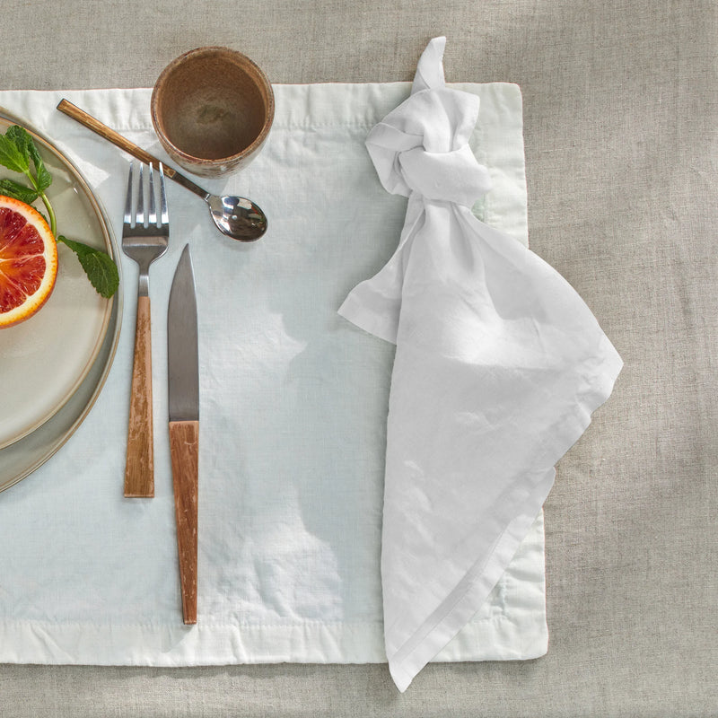 Serviettes de table simples en lin blanc optique