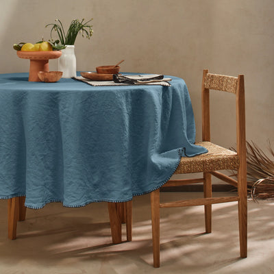 Nappe ronde point de cheval en lin lavé bleu français