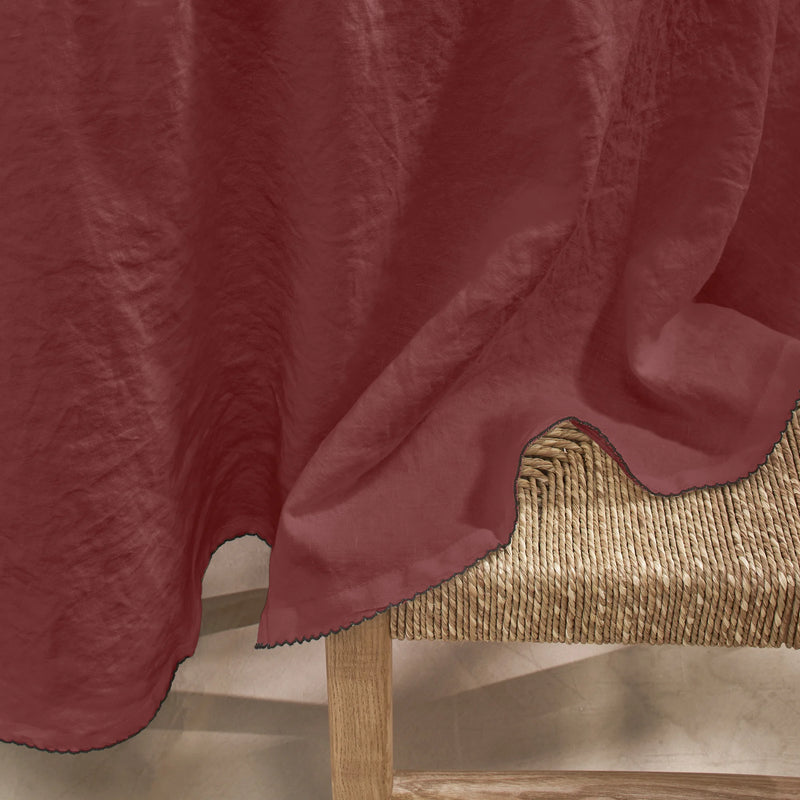 Nappe ronde bord crochet en lin lavé rouge brique