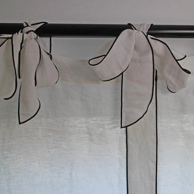 nouettes supérieures sur rideau en pur lin lavé #colour_blanc-optique