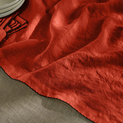 Chemin de table en lin bordure crochet corail