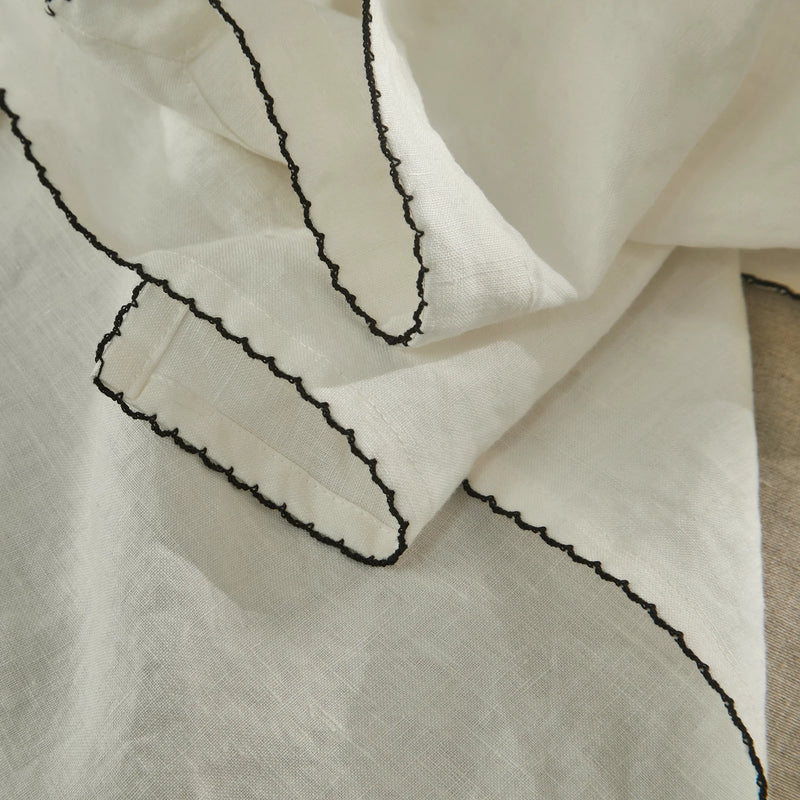 Chemin de table bordure crochet en lin lavé ivoire