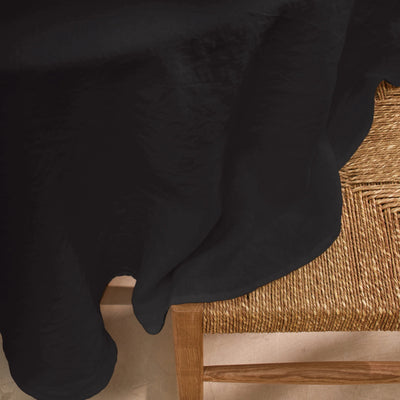 Nappe ovale sur mesure en lin noir