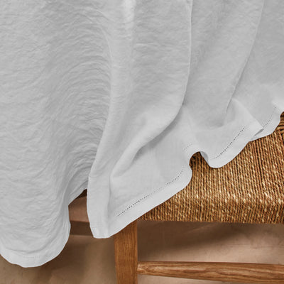 Nappe ovale en lin lavé ajouré sur mesure gris minéral