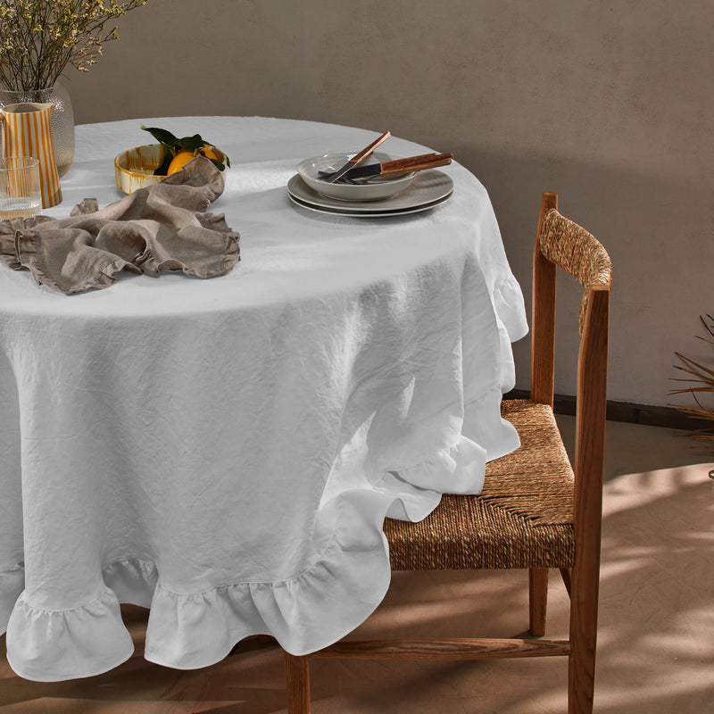 Nappe ronde en lin lavé à volant gris minéral