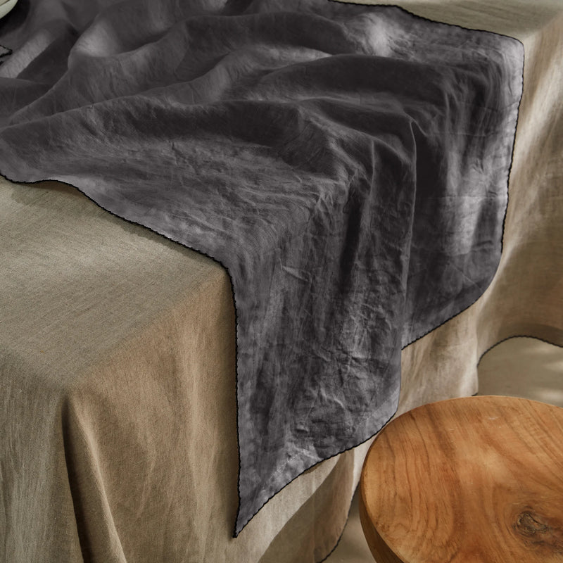 Chemin de table en lin lavé bordure crochet gris plomb