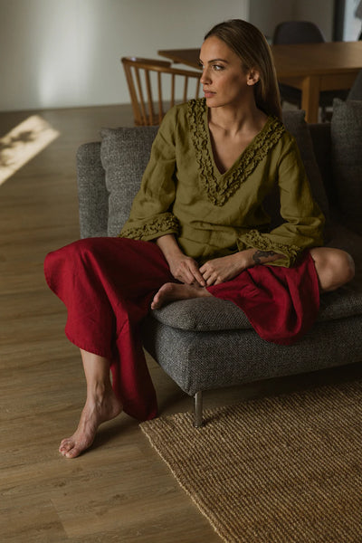 Robe de nuit courte en lin lavé à mini volants vet olive