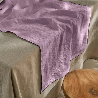 Chemin de table en lin lavé bordure crochet lilas