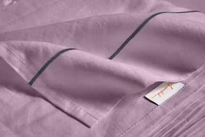 Drap plat en lin brodé avec bourdon Lilas