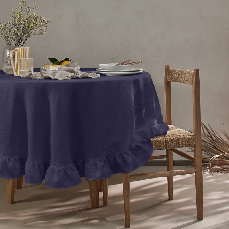 Runde Tischdecke mit Rüschen aus Leinen in nachtblau